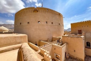 Full-Day Tour From Muscat to Nizwa and Jebel Akhdar