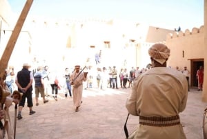 Dagvullende tour in Oman: Betoverende forten van Nizwa en Jabreen