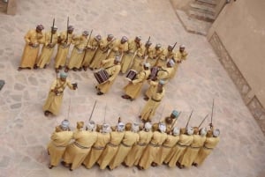 Full-Day Tour in Oman: Enchanting Forts of Nizwa and Jabreen