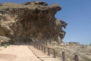 Ganztagestour: Westlich von Salalah versteckte Juwelen und felsige Strände