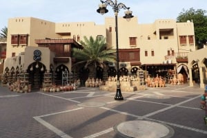 Excursión de un día completo a Birkat Almouz&Zoco de Nizwa&Fuerte&Falaj Daris.