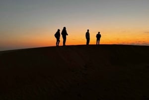 Magia dell'ora d'oro: Tour del tramonto nel deserto di Rub' Al Khali
