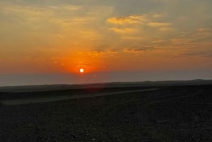 Magia dell'ora d'oro: Tour del tramonto nel deserto di Rub' Al Khali