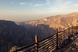 جراند كانيون في عمان جبل شمس