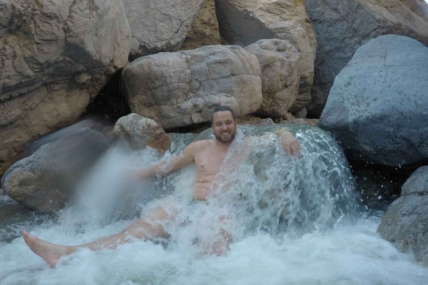 جولة صباحية مع مرشد: وادي مُعيد وبركة المز (حوالي 4 ساعات)