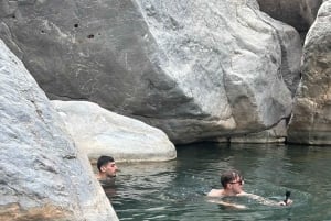 Visite guidée matinale : Wadi Muaydin et Birkat Al Muz (environ 4 heures)