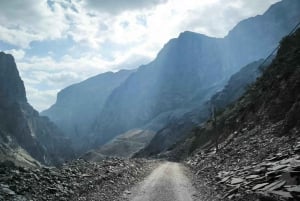Geführte Bergtour: Sayq Plateau & Abstieg durch das Wadi Muaydin