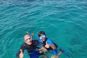 Halve dag snorkelen op de Dimaniyat-eilanden met een mini-jacht