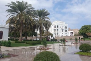 Основные моменты экскурсии по Маскату на личном автомобиле с гидом