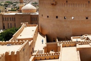 Excursion historique d'une journée à Nizwa, château de Jabreen, fort de Bahla