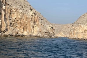 Khasab: Dolphin watching, Snorkeling & Buffet Lunch-Full Day