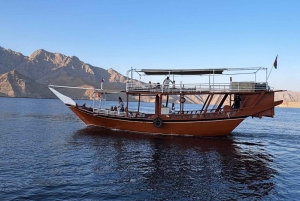 Khasab: Fjord Cruise with Snorkeling & Dolphin Sightings