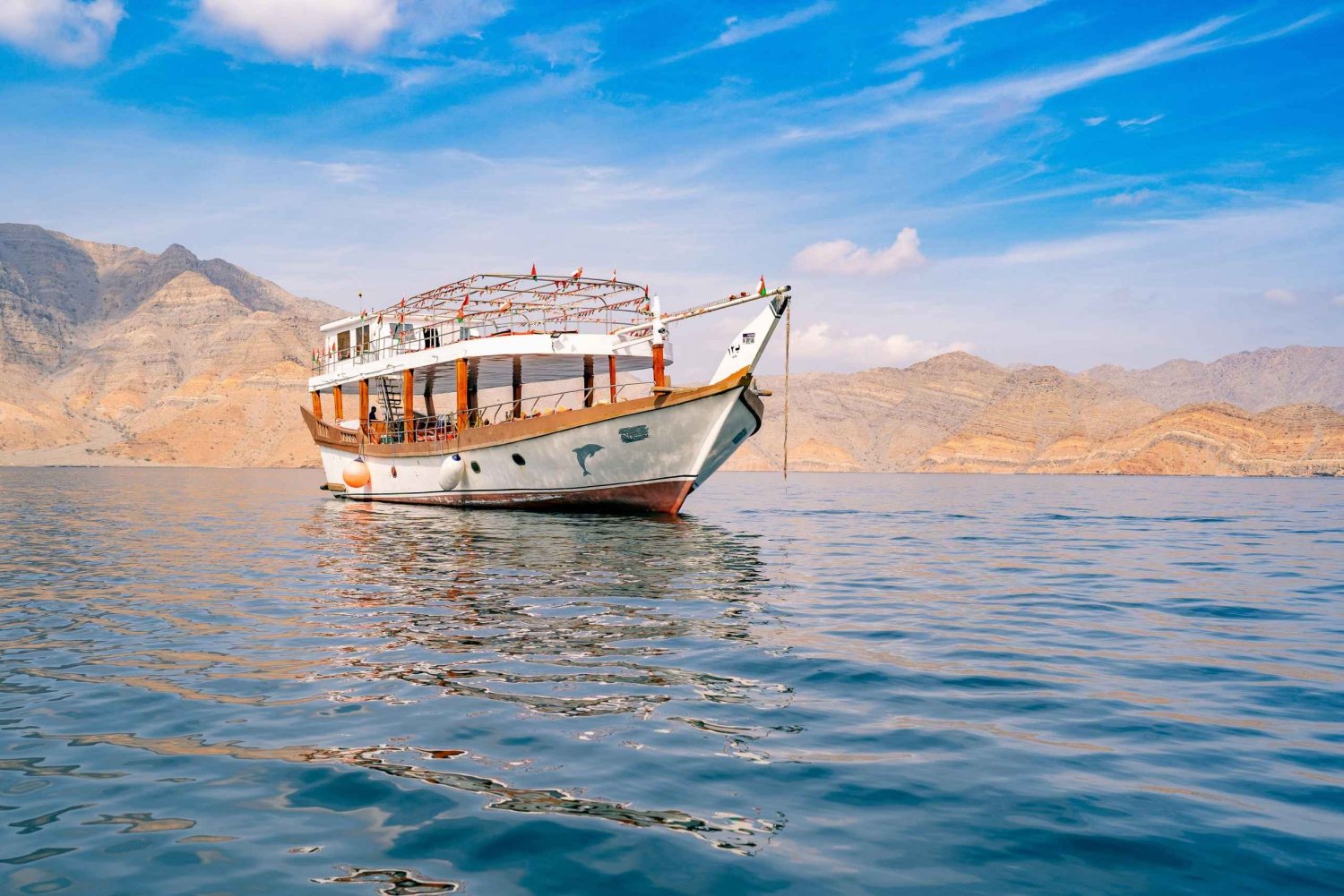 Khasab: Luxe cruise met overnachting voor 24 uur en volpension