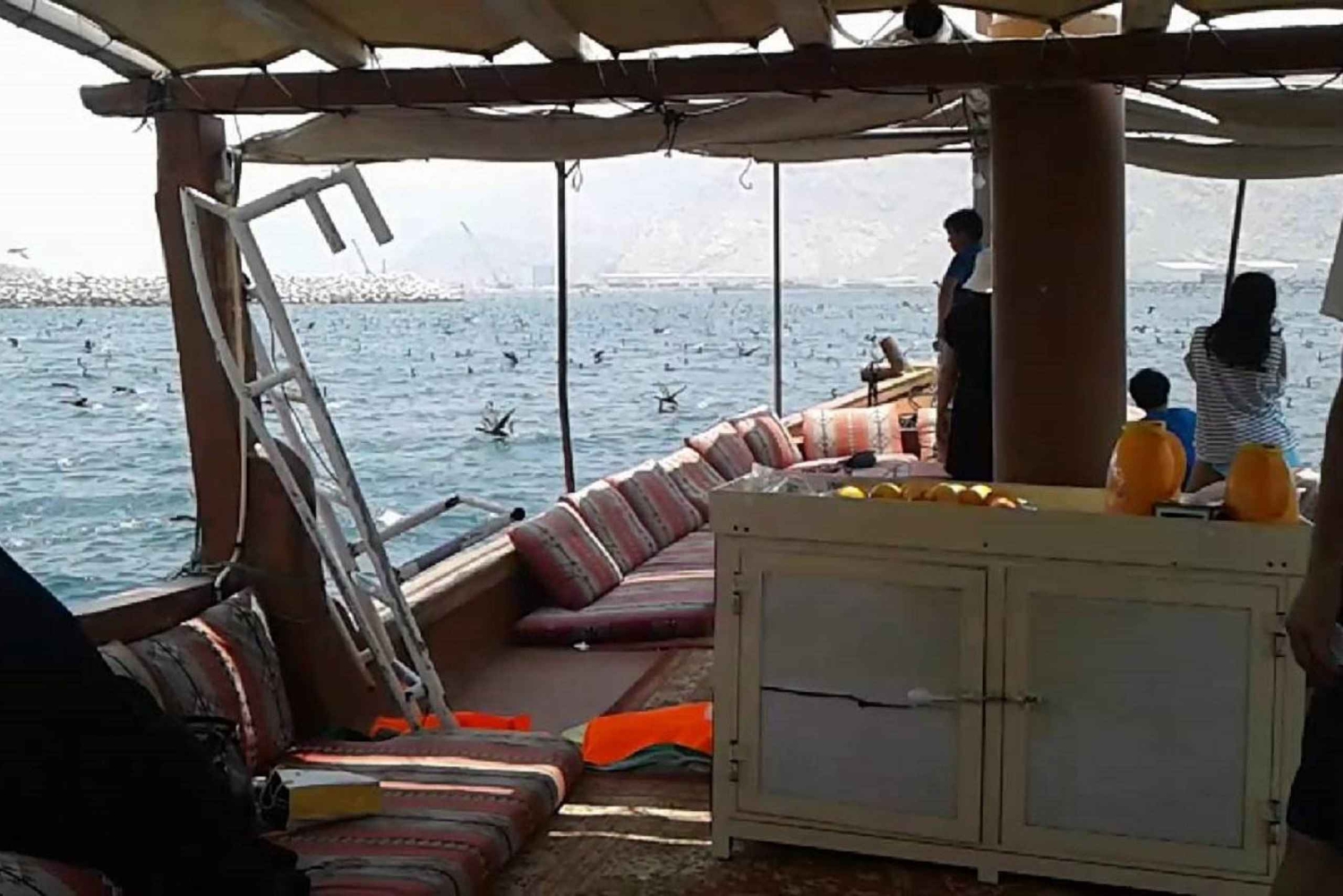 خصب: التخييم في الهواء الطلق مع رحلة بحرية بالقارب الشراعي