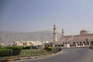 Khasab: Privat stadsrundtur och Wadi Qadah
