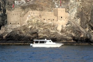 Muscat: tour in barca di 2 ore con vista sul tramonto
