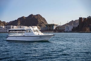 Mascate : tour en bateau de 2 heures pour admirer le coucher du soleil