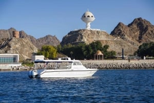 Mascate: Excursión de 2 horas en barco para ver la puesta de sol