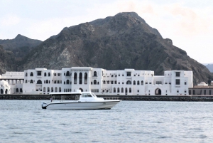 Muscat: 2-Hour Sunset Viewing Boat Tour