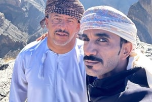 Muscat: Trasferimento 4x4 da/per Wahiba Sands, Jabal Shams o ...