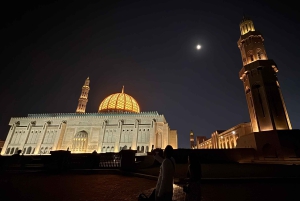 مسقط بالليل: جولة مدينة خاصة مع شاي محلي ووجبات خفيفة