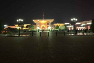 مسقط بالليل: جولة مدينة خاصة مع شاي محلي ووجبات خفيفة