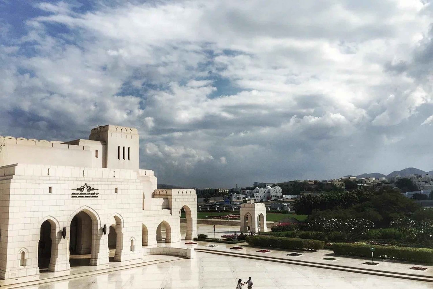 Muscat Cabrio -kokemus: tärkeimmät nähtävyydet ja arabialainen tuulahdus