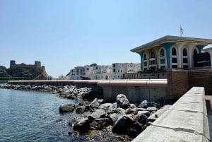 Muscat Cabrio Experience: Topp severdigheter og arabisk bris
