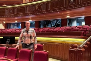 Visite de la ville de Mascate et vie avec un Omanais (voiture de luxe).