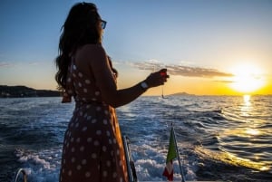 Muscat: Wycieczka łodzią wzdłuż wybrzeża i o zachodzie słońca