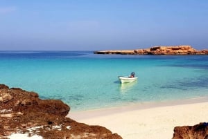 Muscat: Dimaniyat Island Snorkeling Tour