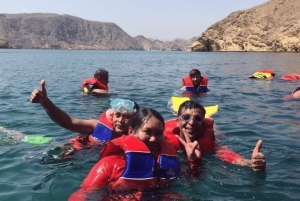 مسقط: رحلة مشاهدة الدلافين والغطس