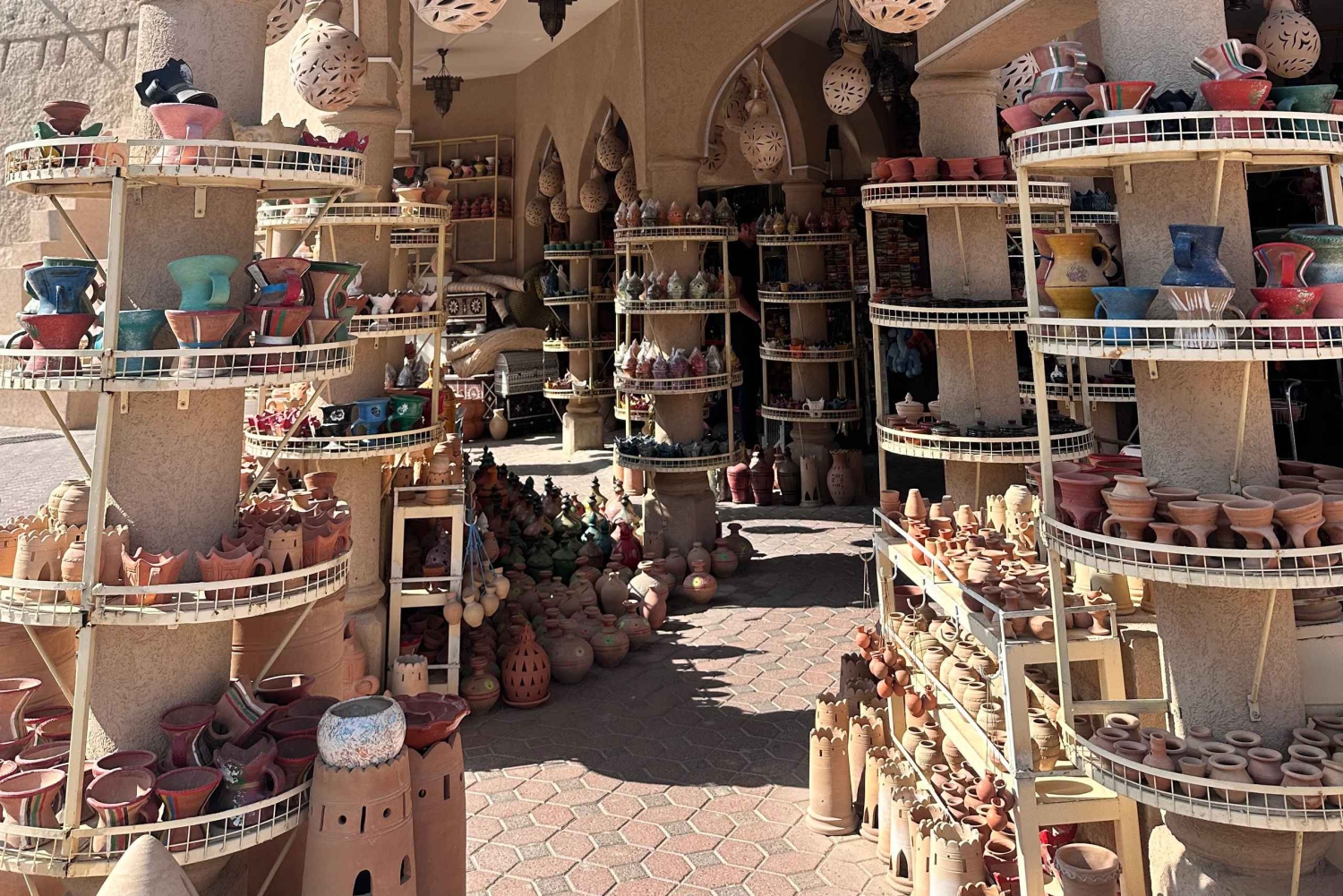 Muscat: Udforsk Nizwa Fort og Souq Jebel Akhdar