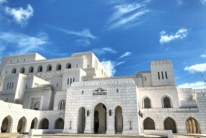 Muscat: Full-Day City and Wadi Shab Tour