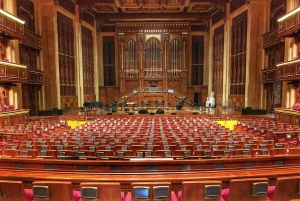 Muscat: Full-Day City and Wadi Shab Tour