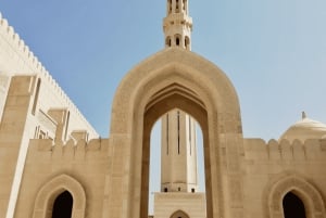 Muscat: heldags byomvisning med tradisjonell omansk lunsj