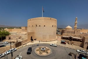 Muscat: Full-Day Nizwa Souq, Fort & Jabel Akhdar Tour +Lunch