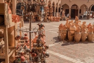 Muscat: Full-Day Nizwa Souq, Fort & Jabel Akhdar Tour +Lunch