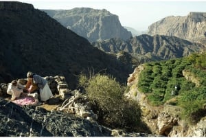 Muscat: Full-Day Nizwa Souq, Fort & Jabel Akhdar Tour +Lunch