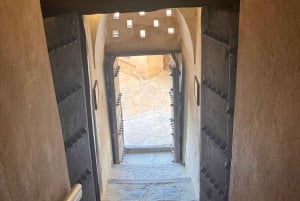 Muscat: Full-Day Nizwa Souq, Fort & Jabel Akhdar Tour +Lunch