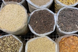 Muscat: Heldagstur i grupp till Nizwa Souk, Fort & Birkat Al Mouz + lunch