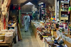 Muscat: Heldagstur i grupp till Nizwa Souk, Fort & Birkat Al Mouz + lunch