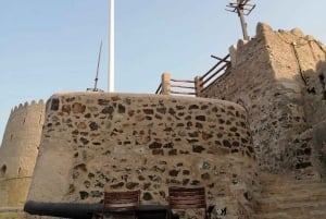 Visite d'une demi-journée à Mascate : mosquée, palais et souk (petit groupe)