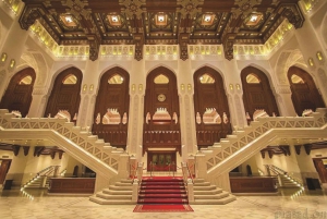 Muscat: Night Tour with Audio Guide & Dinner at Opera House