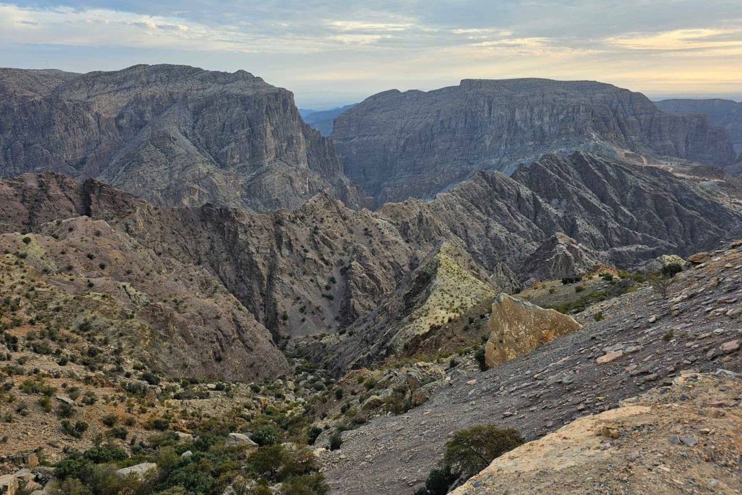Muscat: Nizwa and Al Jabal Al Akhdar Private Tour with Lunch