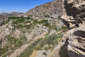 Muscat: Nizwa and Al Jabal Al Akhdar Private Tour with Lunch