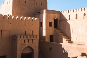 From Muscat: Nizwa & Nizwa souq & Barakat Al Mouz tour