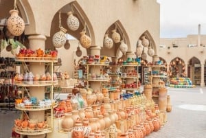 Maskat: Nizwa-Fort und Al Hamra Old Village Tagestour