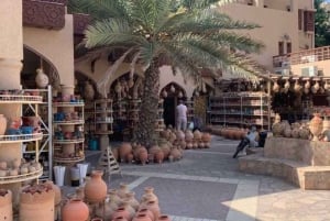 Mascate : visite d'une journée du fort de Nizwa et du vieux village d'Al Hamra