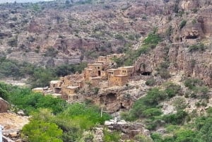 Muscat Oman Grand Canyon, Jebel Shams & Nizwa